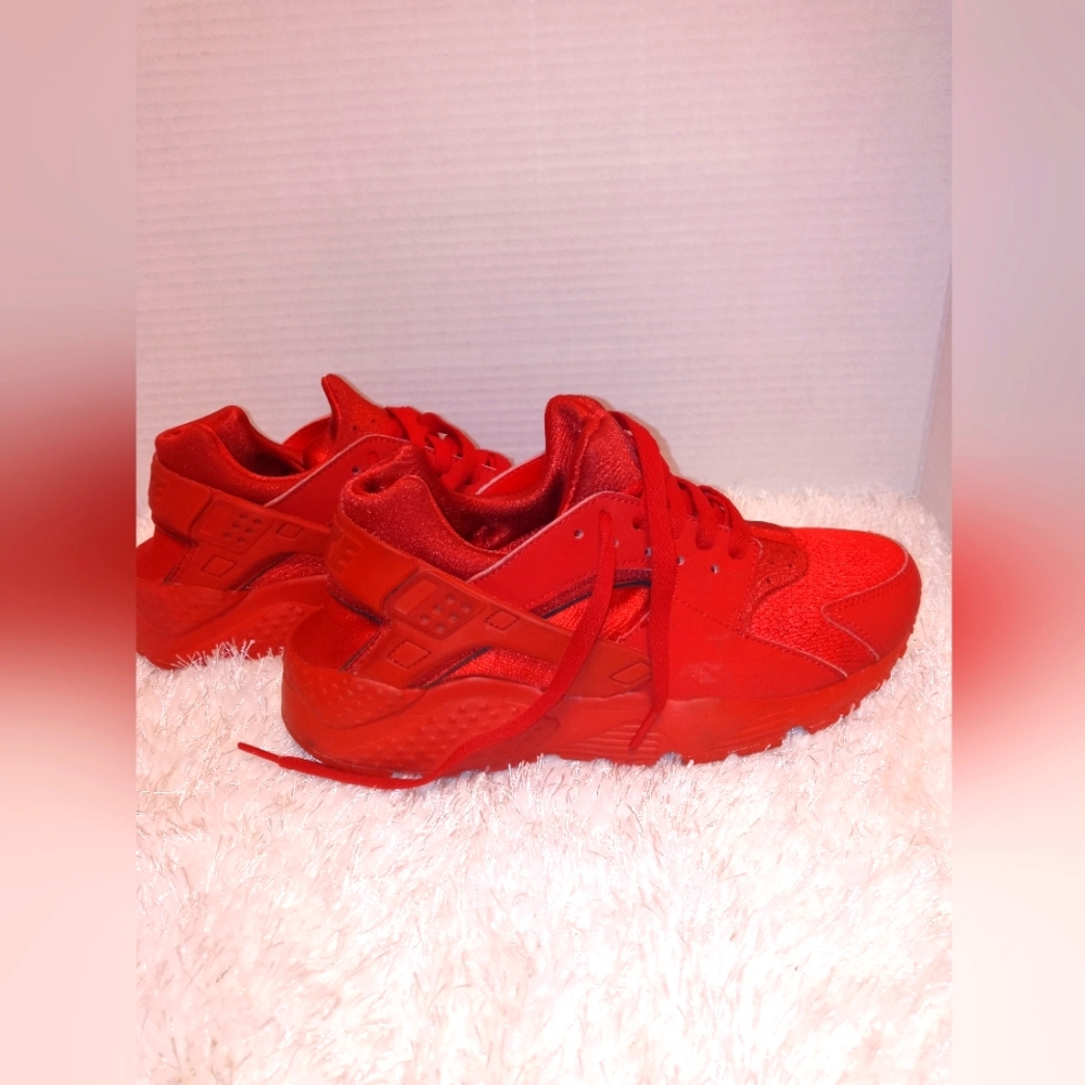 NIKE Air Huarache EUC